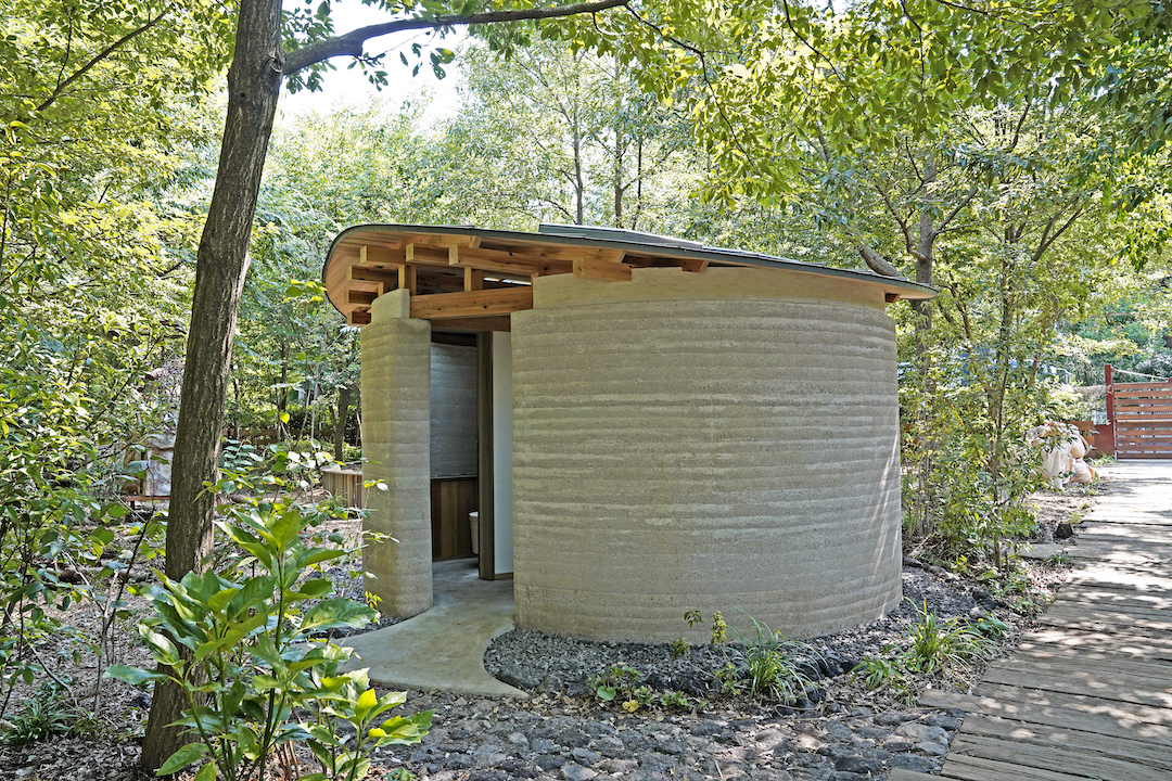 Ishizaka Sangyo has built a bio-toilet called “TOILETOWA” that recycles everything.