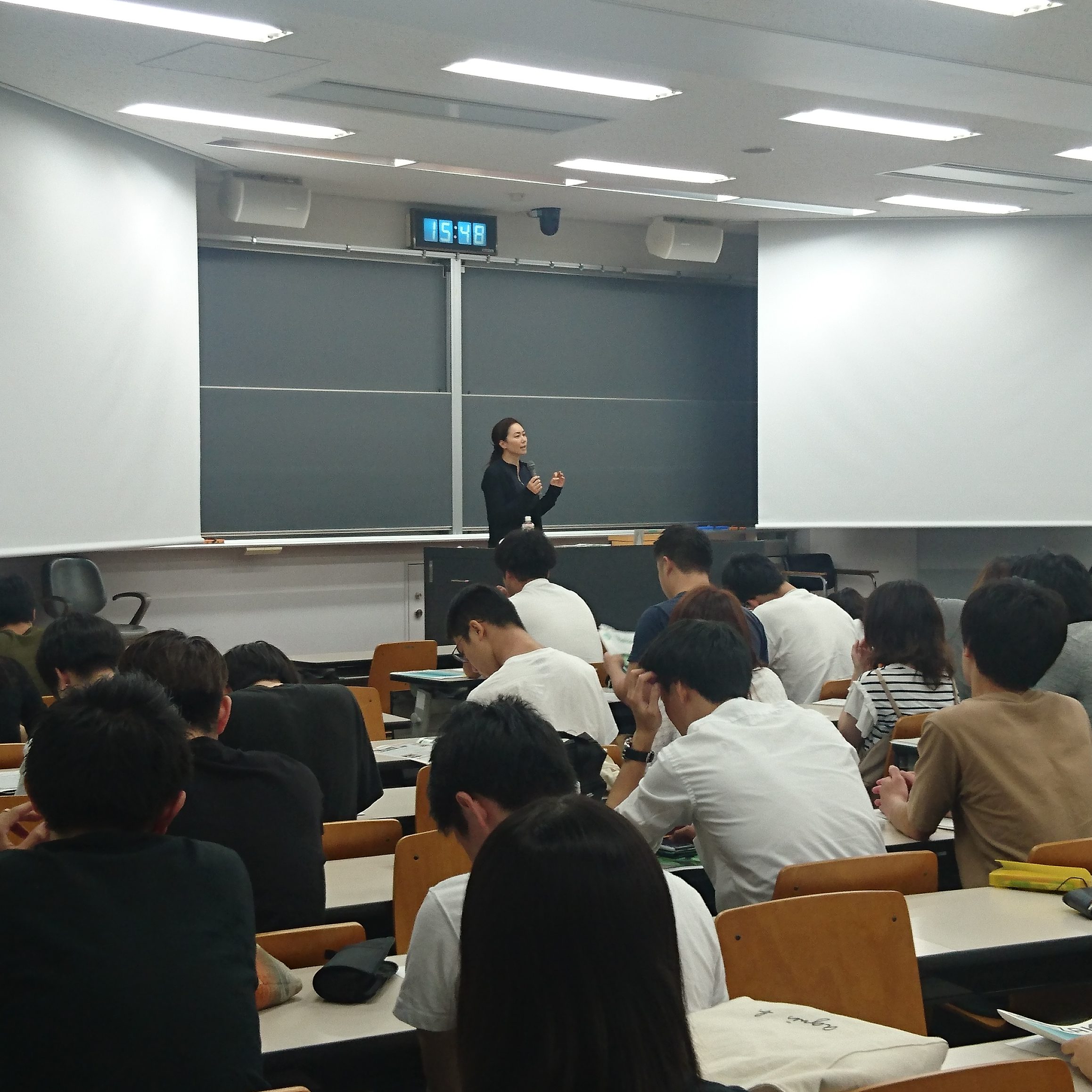 Noriko Ishizaka gave a lecture at Takushoku University